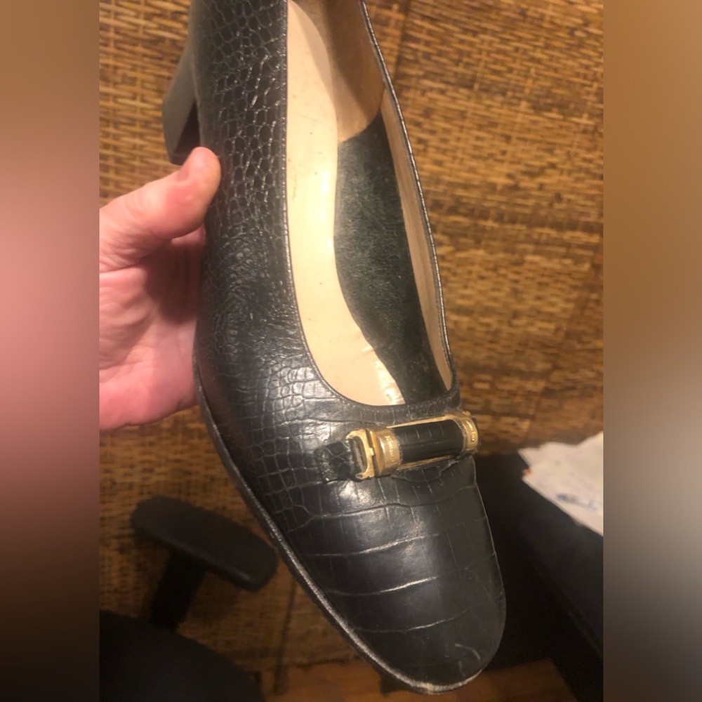 🎉 VINTAGE 1980’s BLK SALVATORE FERRAGAMO BLK FLATS! 💯 - Picture 3 of 9
